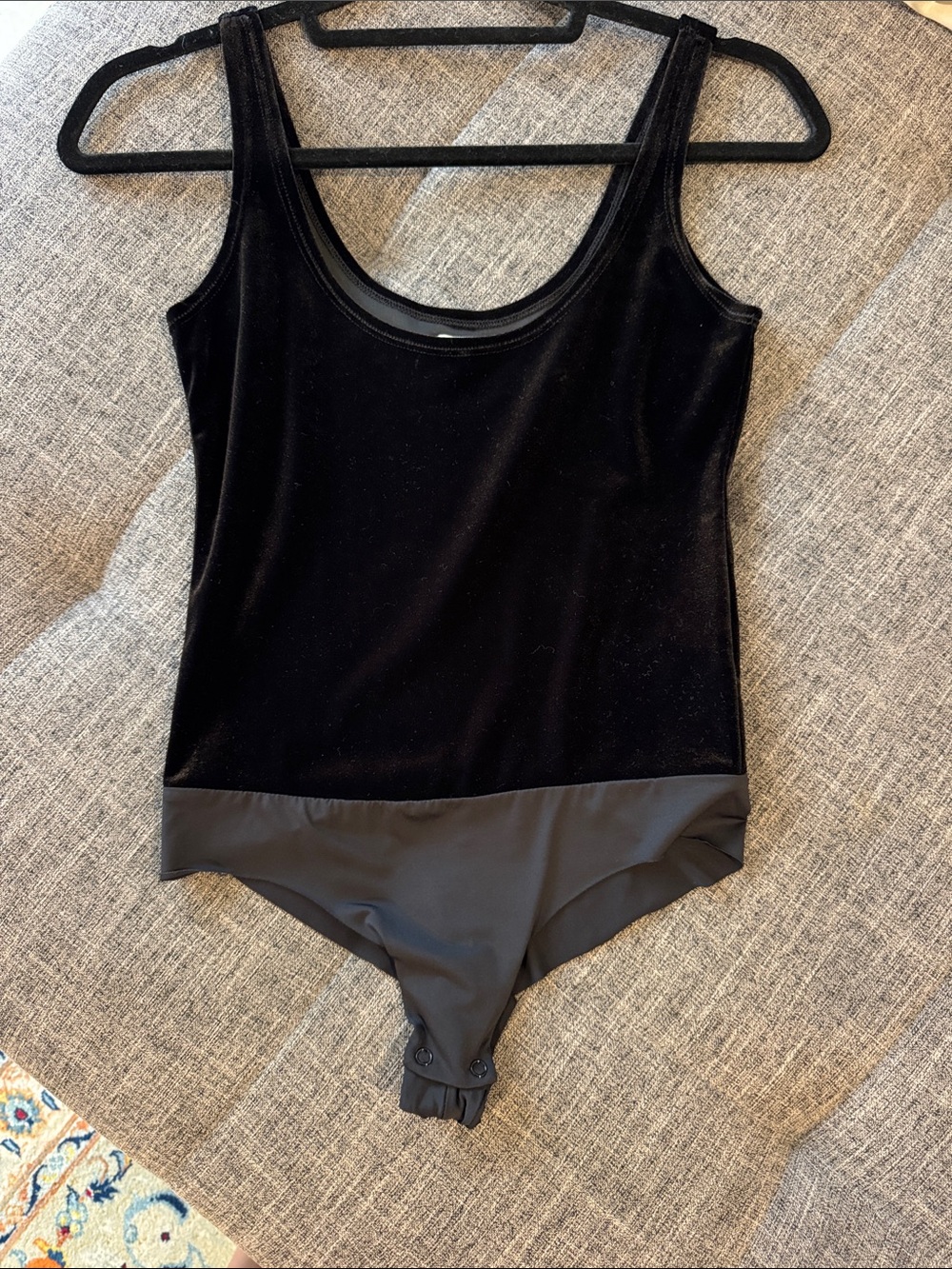 NWOT L'AGENCE JOELLE VELVET Black Sleeveless Fitted Bodysuit